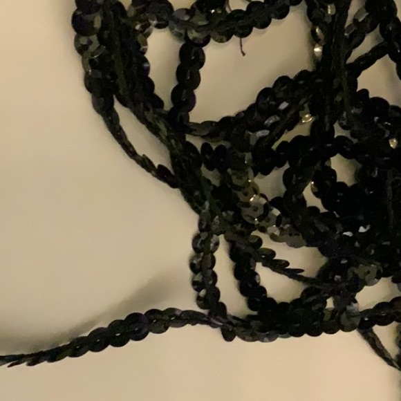 Black sequence - Picture 3 of 3